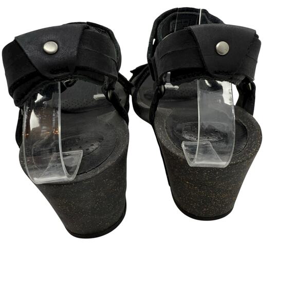 Teva Ysidro Black Sandals size 8 - Picture 3 of 7